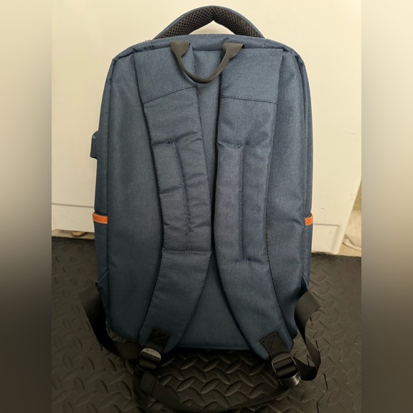 Laptop backpack - Picture 2 of 4